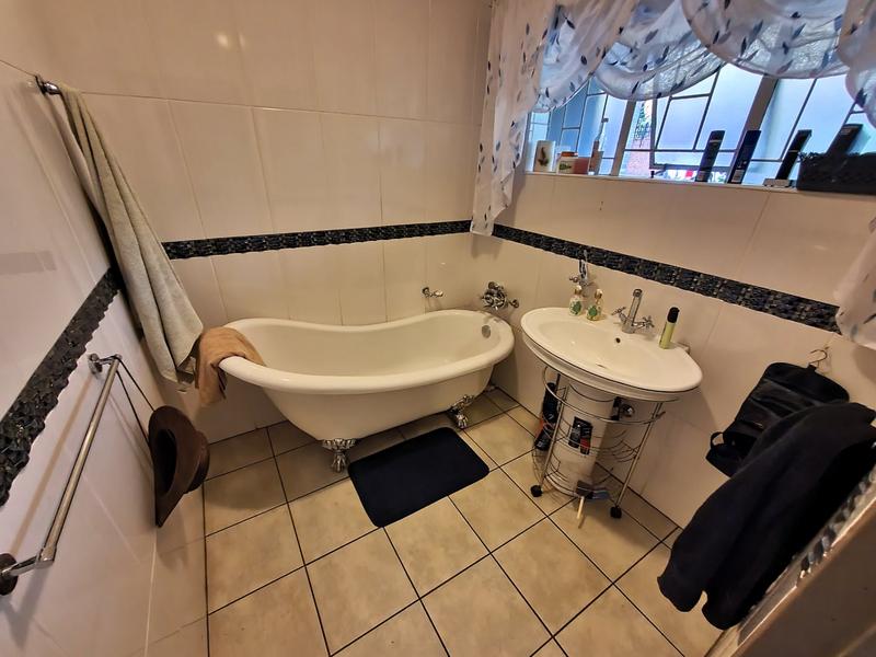 4 Bedroom Property for Sale in Magalieskruin Gauteng