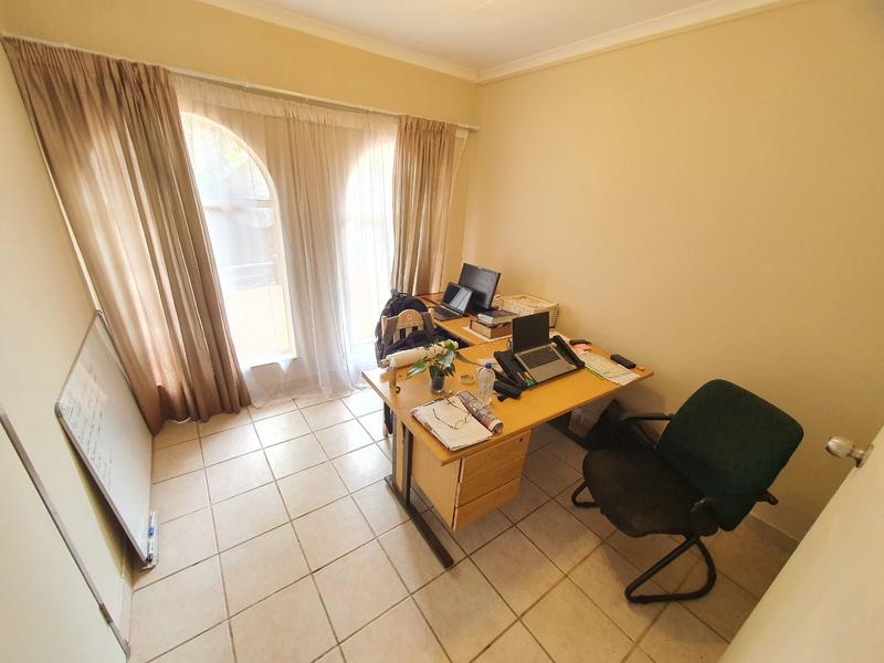 4 Bedroom Property for Sale in Magalieskruin Gauteng