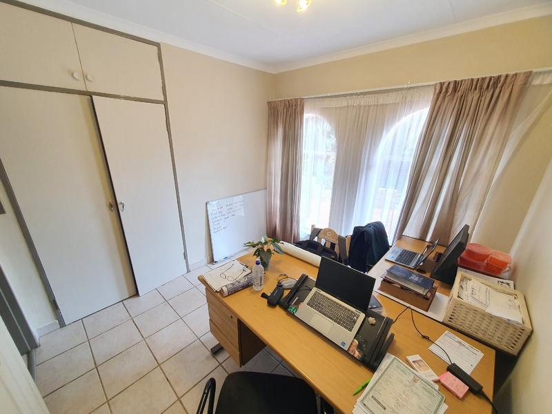 4 Bedroom Property for Sale in Magalieskruin Gauteng