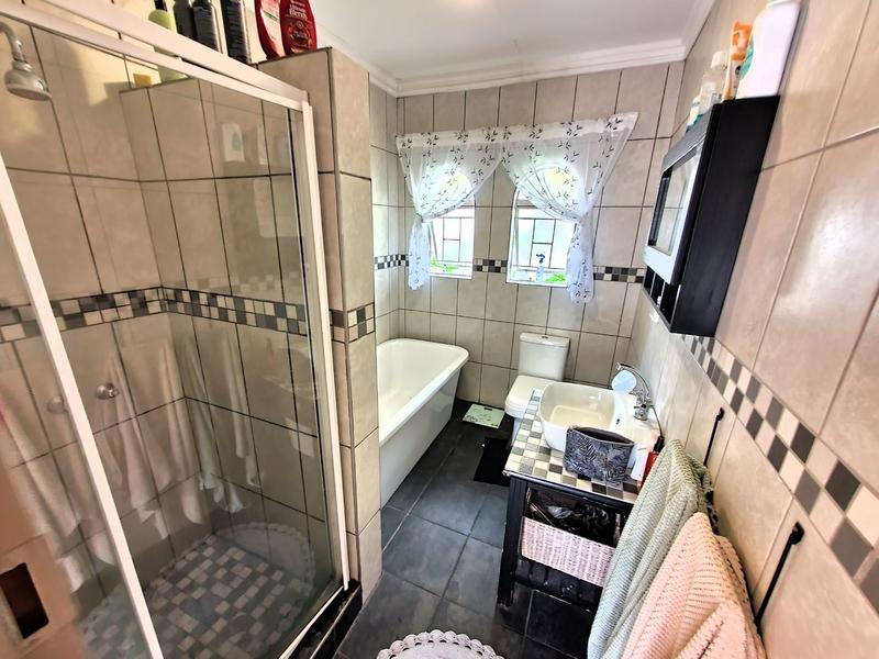 4 Bedroom Property for Sale in Magalieskruin Gauteng