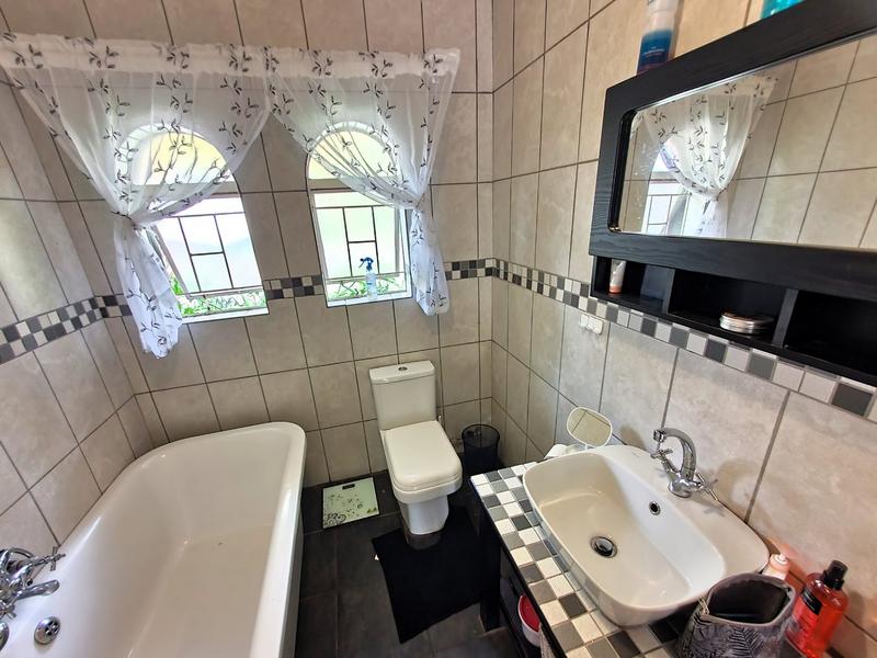 4 Bedroom Property for Sale in Magalieskruin Gauteng