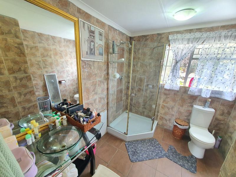 4 Bedroom Property for Sale in Magalieskruin Gauteng