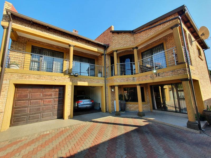 5 Bedroom Property for Sale in The Orchards Gauteng