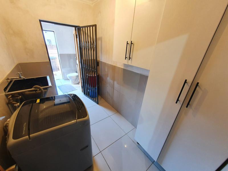 5 Bedroom Property for Sale in The Orchards Gauteng