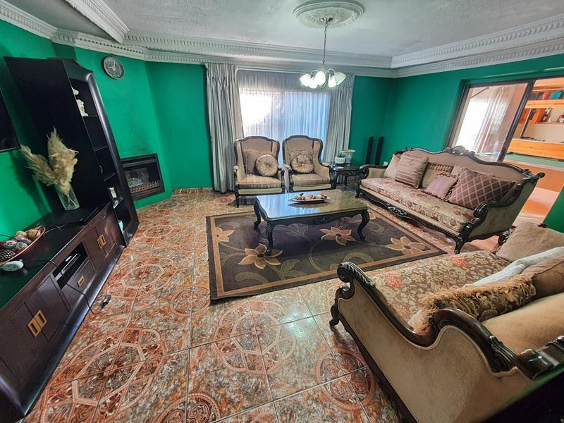 5 Bedroom Property for Sale in The Orchards Gauteng
