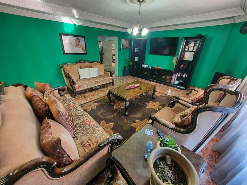 5 Bedroom Property for Sale in The Orchards Gauteng