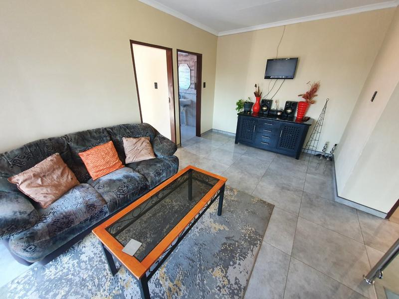 5 Bedroom Property for Sale in The Orchards Gauteng