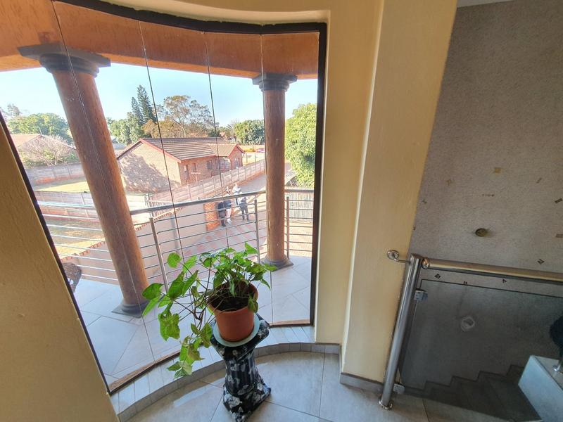 5 Bedroom Property for Sale in The Orchards Gauteng