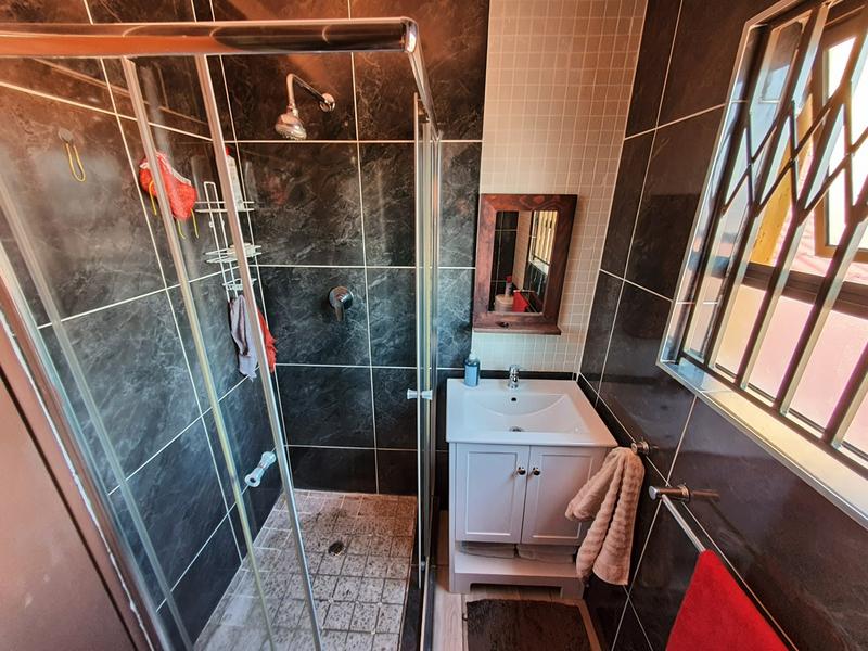 5 Bedroom Property for Sale in The Orchards Gauteng