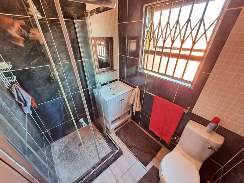 5 Bedroom Property for Sale in The Orchards Gauteng