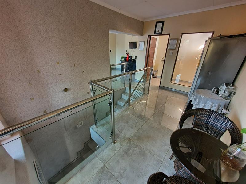 5 Bedroom Property for Sale in The Orchards Gauteng