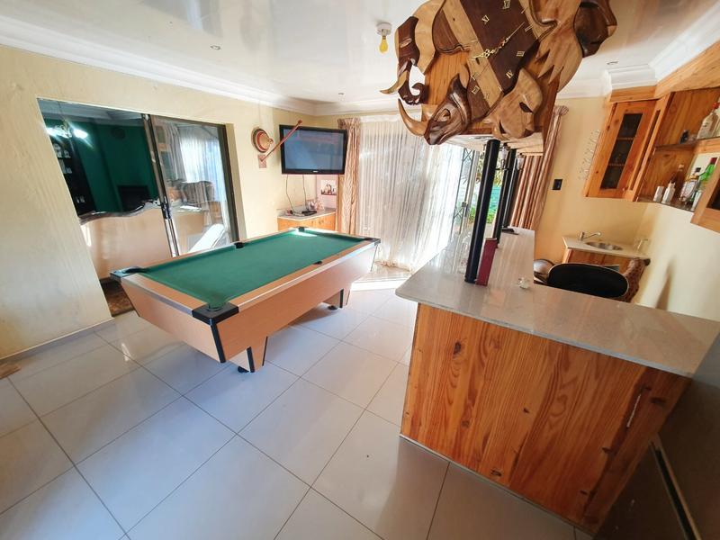 5 Bedroom Property for Sale in The Orchards Gauteng