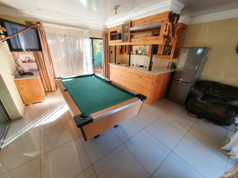 5 Bedroom Property for Sale in The Orchards Gauteng