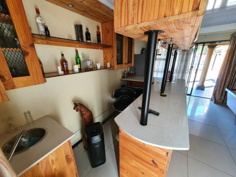 5 Bedroom Property for Sale in The Orchards Gauteng