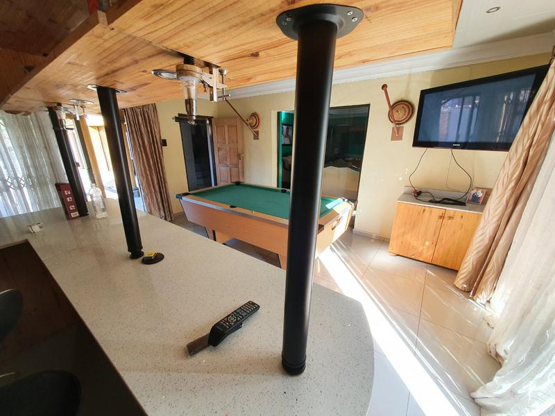 5 Bedroom Property for Sale in The Orchards Gauteng