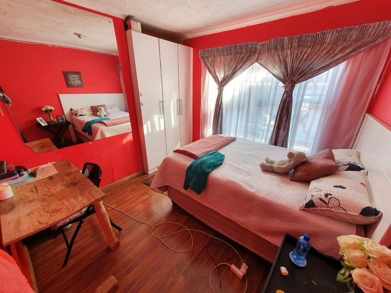 5 Bedroom Property for Sale in The Orchards Gauteng