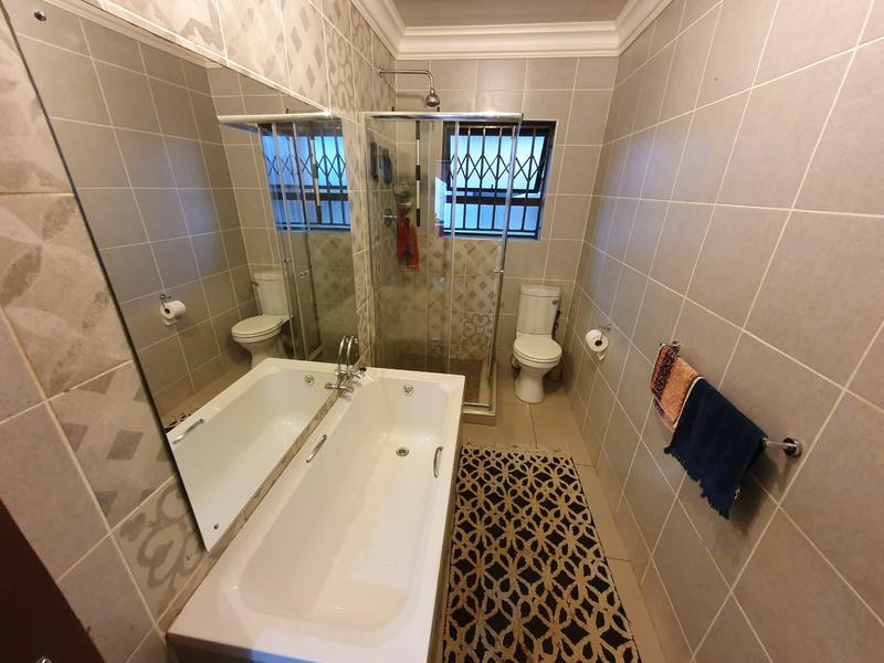 5 Bedroom Property for Sale in The Orchards Gauteng