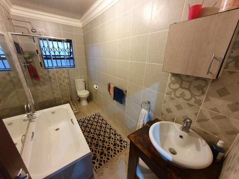 5 Bedroom Property for Sale in The Orchards Gauteng
