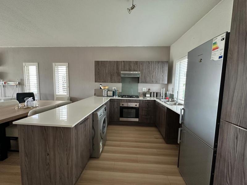To Let 2 Bedroom Property for Rent in Beverley Gauteng