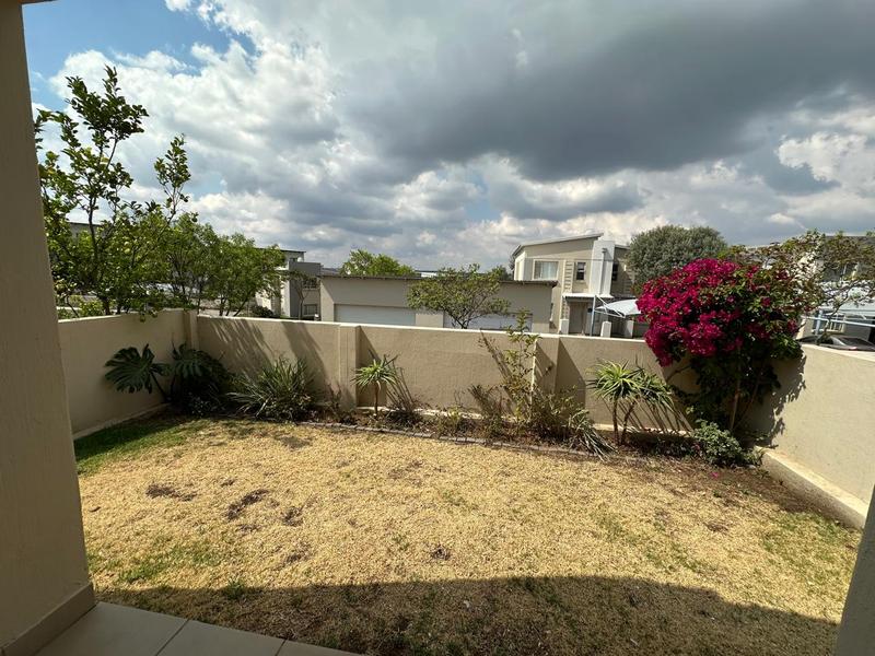 To Let 2 Bedroom Property for Rent in Beverley Gauteng