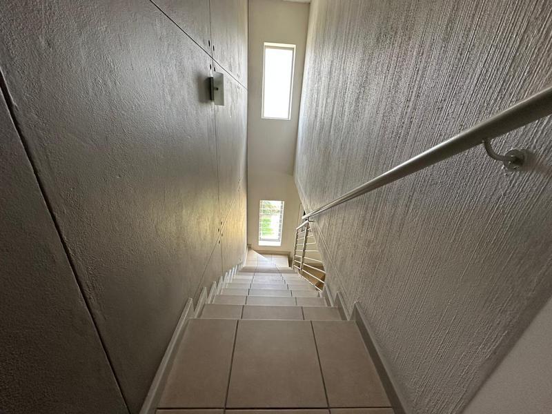 To Let 2 Bedroom Property for Rent in Beverley Gauteng