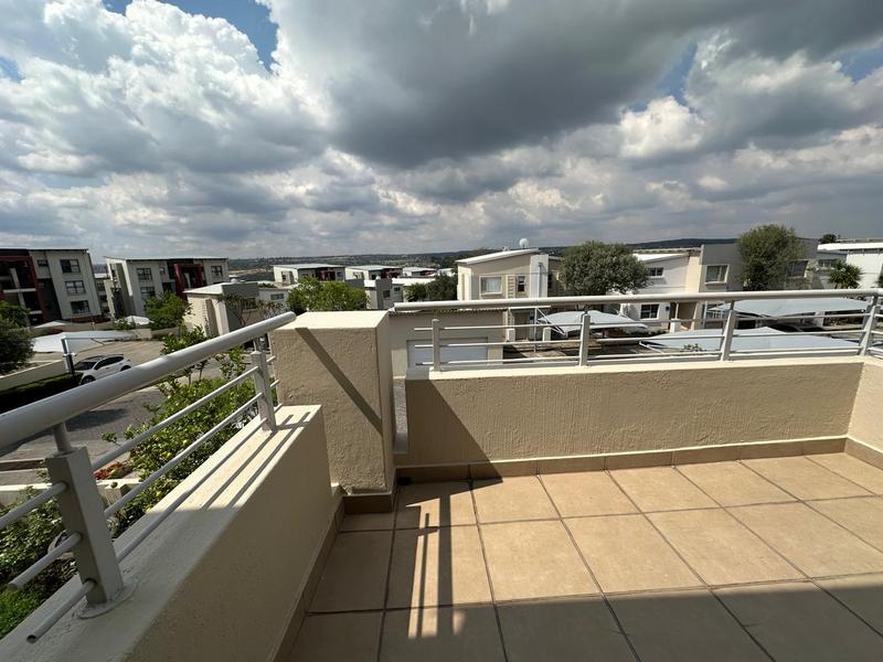 To Let 2 Bedroom Property for Rent in Beverley Gauteng