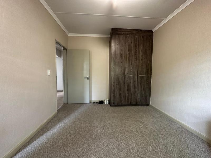 To Let 2 Bedroom Property for Rent in Beverley Gauteng