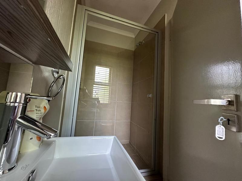 To Let 2 Bedroom Property for Rent in Beverley Gauteng