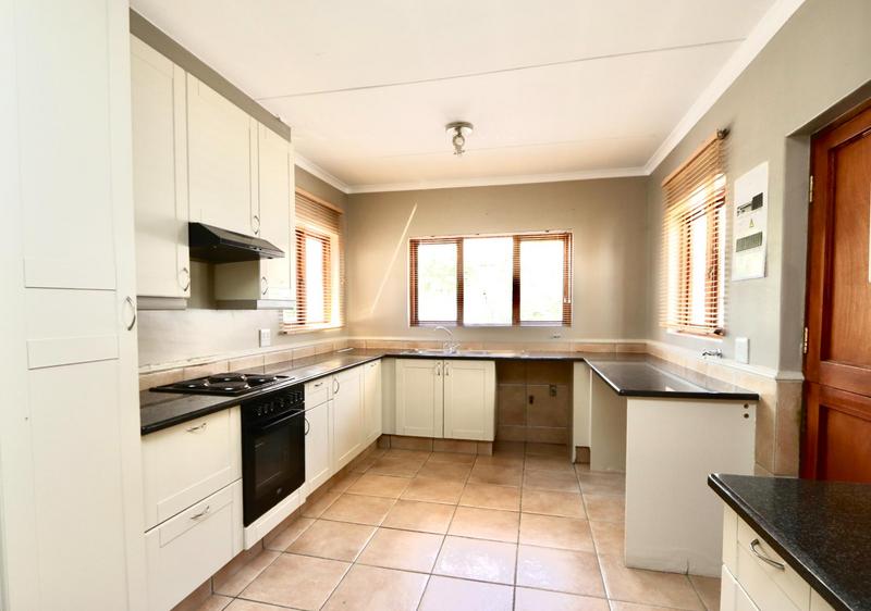 To Let 3 Bedroom Property for Rent in Beverley Gauteng