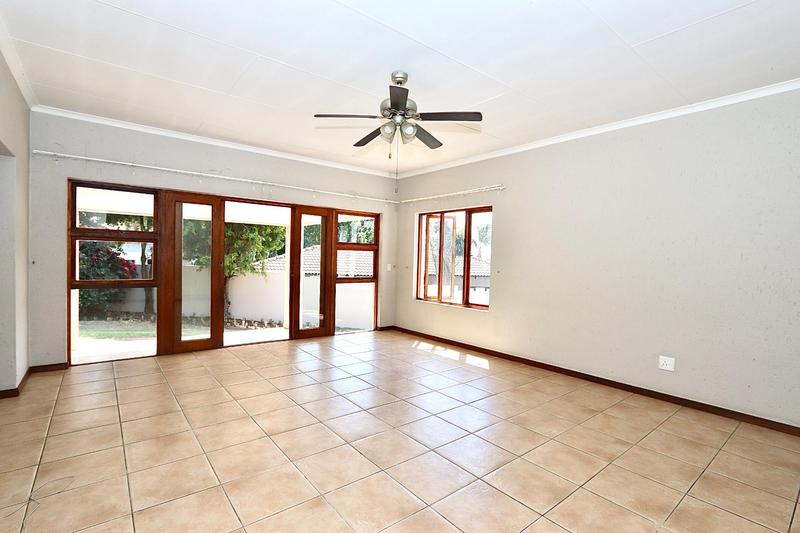 To Let 3 Bedroom Property for Rent in Beverley Gauteng