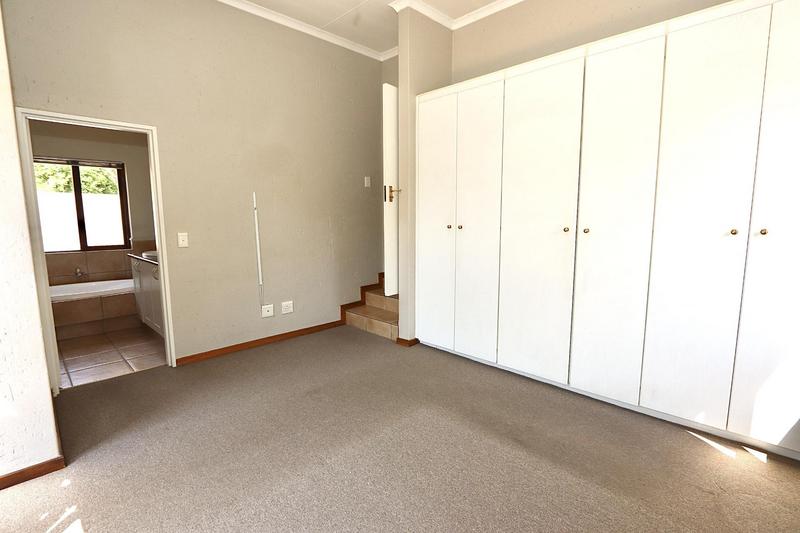 To Let 3 Bedroom Property for Rent in Beverley Gauteng