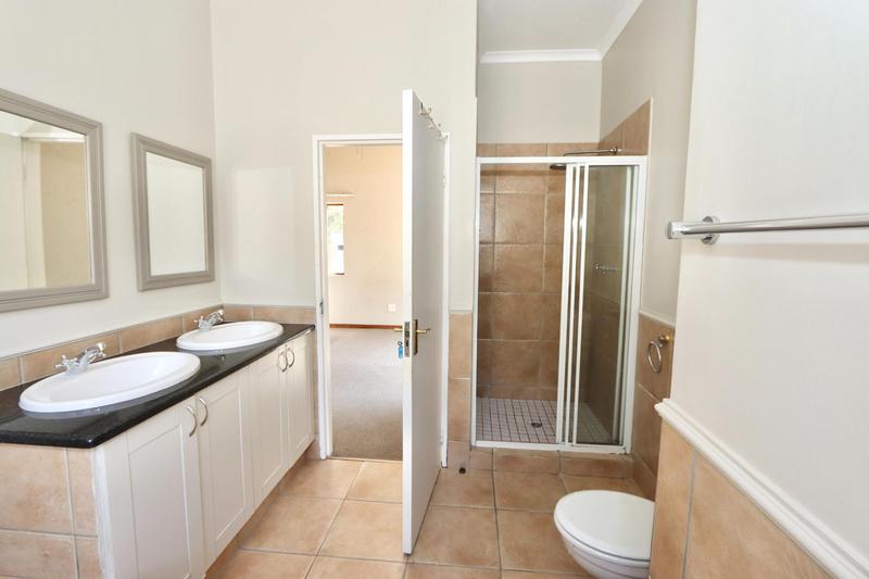 To Let 3 Bedroom Property for Rent in Beverley Gauteng