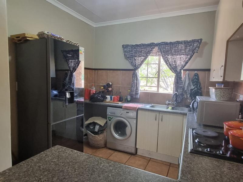 To Let 2 Bedroom Property for Rent in Olympus AH Gauteng