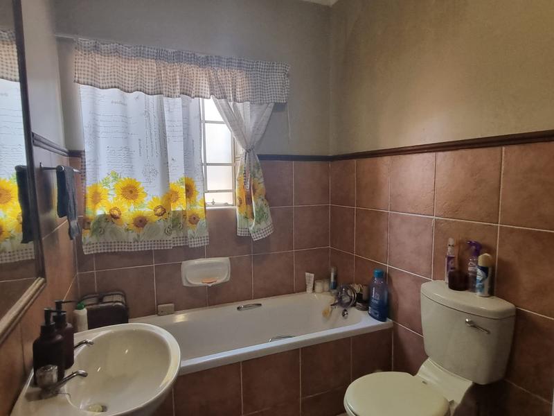 To Let 2 Bedroom Property for Rent in Olympus AH Gauteng