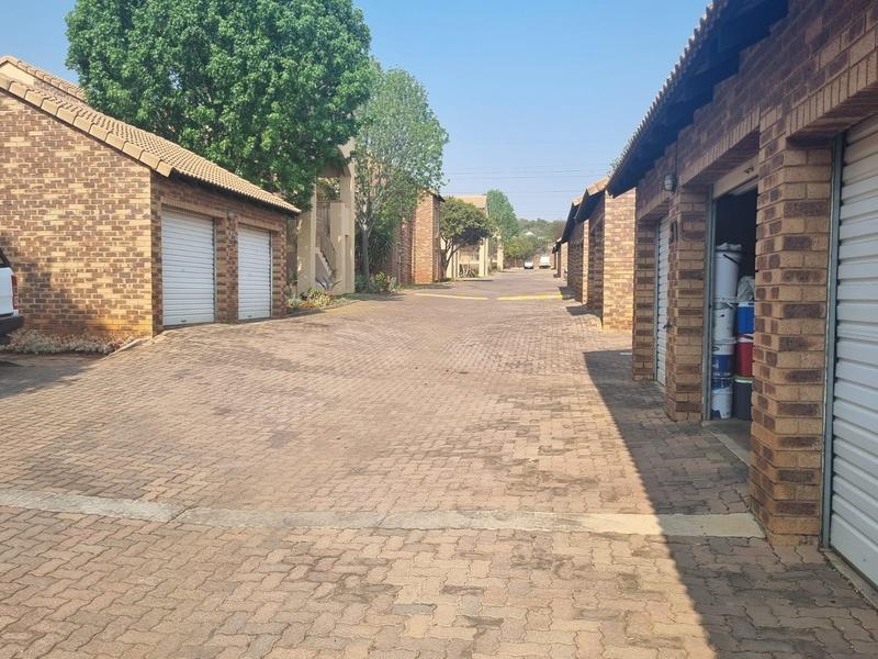 To Let 2 Bedroom Property for Rent in Olympus AH Gauteng