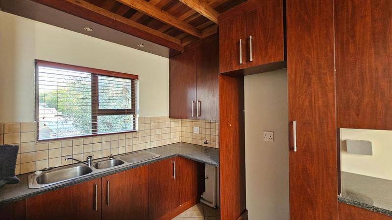 To Let 2 Bedroom Property for Rent in Cresta Gauteng