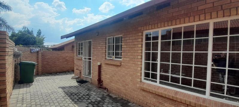 To Let 2 Bedroom Property for Rent in The Reeds Gauteng