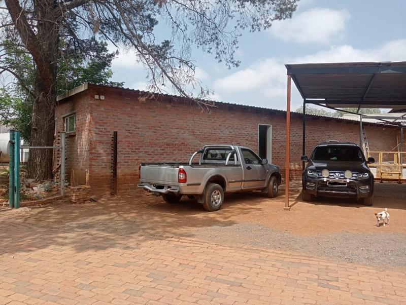 5 Bedroom Property for Sale in Uitzicht Gauteng