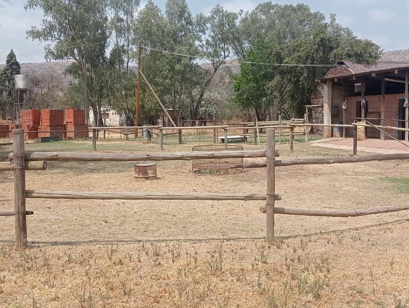 5 Bedroom Property for Sale in Uitzicht Gauteng