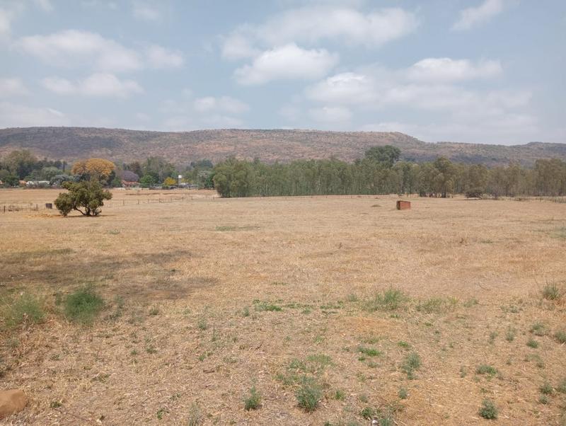 5 Bedroom Property for Sale in Uitzicht Gauteng