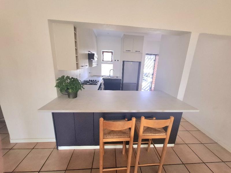 To Let 2 Bedroom Property for Rent in Sandown Gauteng