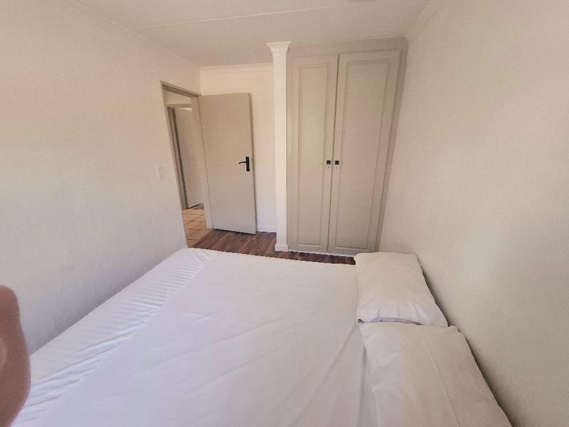 To Let 2 Bedroom Property for Rent in Sandown Gauteng