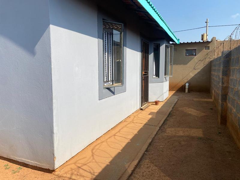 4 Bedroom Property for Sale in Daveyton Gauteng