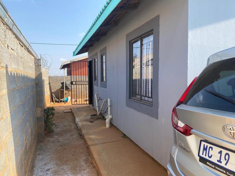 4 Bedroom Property for Sale in Daveyton Gauteng