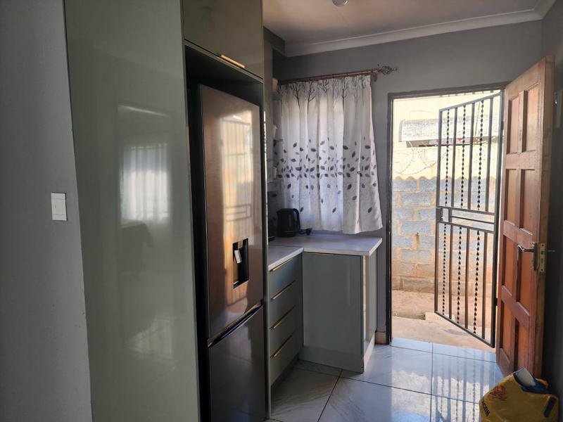 4 Bedroom Property for Sale in Daveyton Gauteng