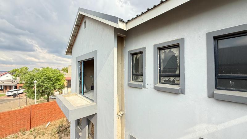 4 Bedroom Property for Sale in Golden Fields Estate Gauteng
