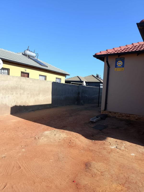 To Let 3 Bedroom Property for Rent in Crystal Park Gauteng