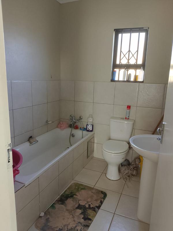 To Let 3 Bedroom Property for Rent in Crystal Park Gauteng