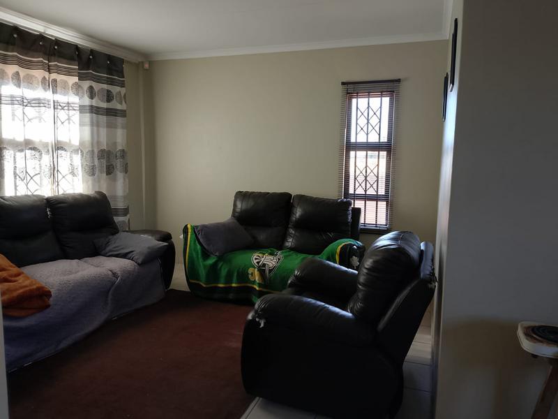 To Let 3 Bedroom Property for Rent in Crystal Park Gauteng