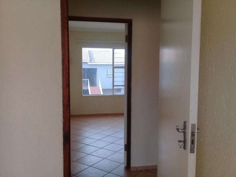 2 Bedroom Property for Sale in Groblerpark Gauteng